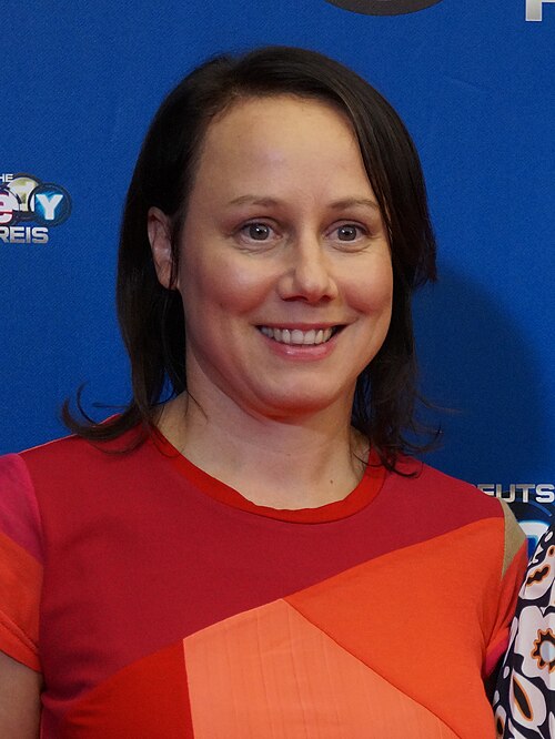 Eva Löbau