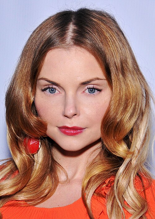 Izabella Miko