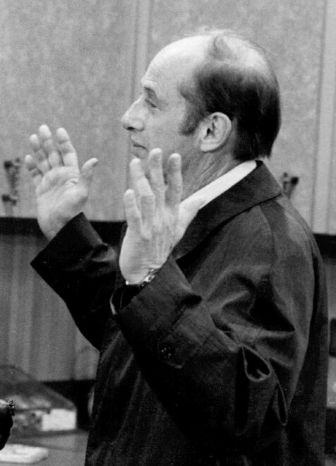 Milton Selzer
